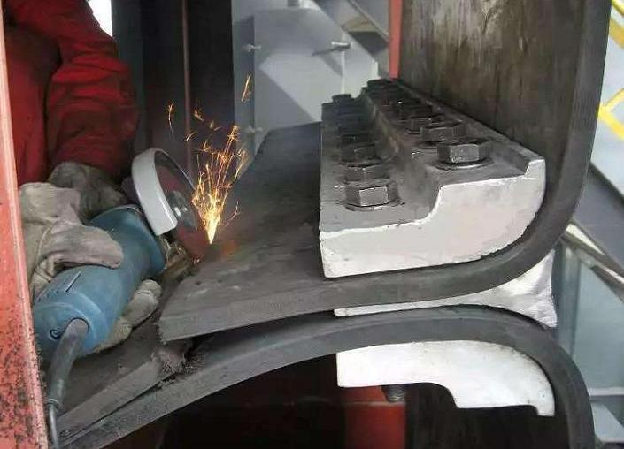 鋼絲膠帶提升機(jī)